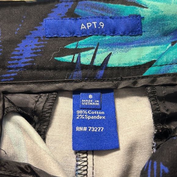 🌻 2/$10 🌻 Patterned shorts, Apt. 9, size 8 - Picture 6 of 8